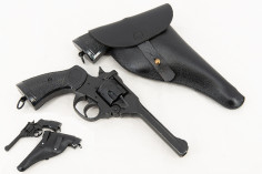 Revolver Replika mit Polizei-Holster