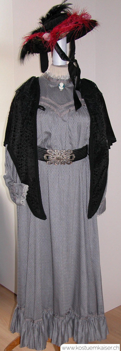 Kleid um 1910 grau