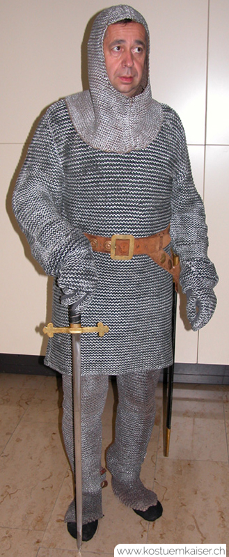 Ritter mit Kettenhemd und Schwert